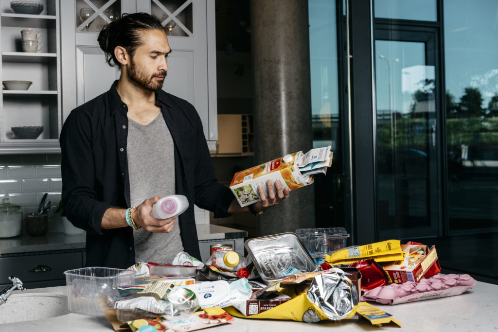 Sortering av emballasje. Foto: Fartein Rudjord